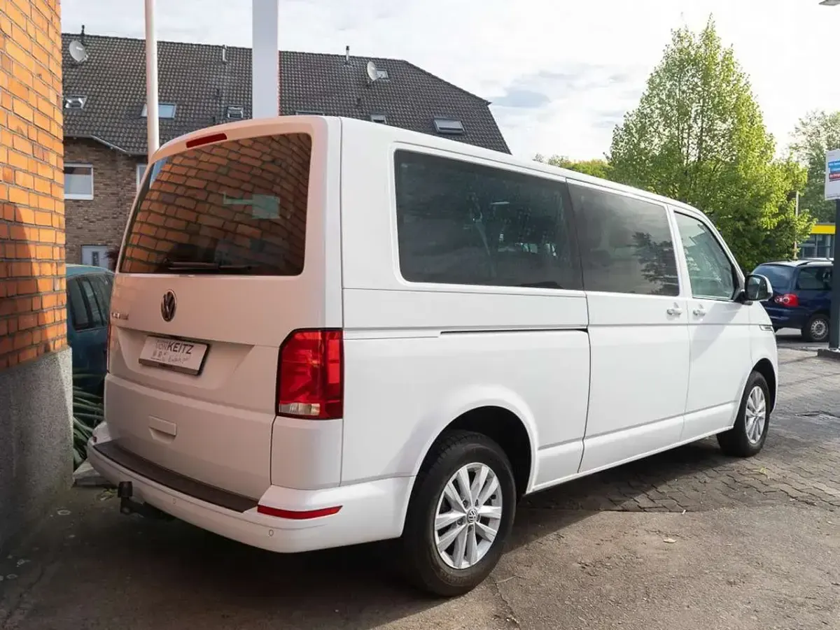 Gebraucht VW Caravelle Comfortline 150 PS (110 kW) 2024 Weiß Van