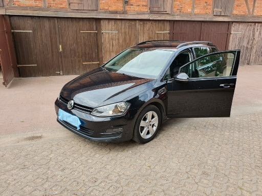 Schwarz Gebraucht 2016 VW Golf VII Comfortline Kombi | 8.900 € (Guter Preis) - Bild 1/4