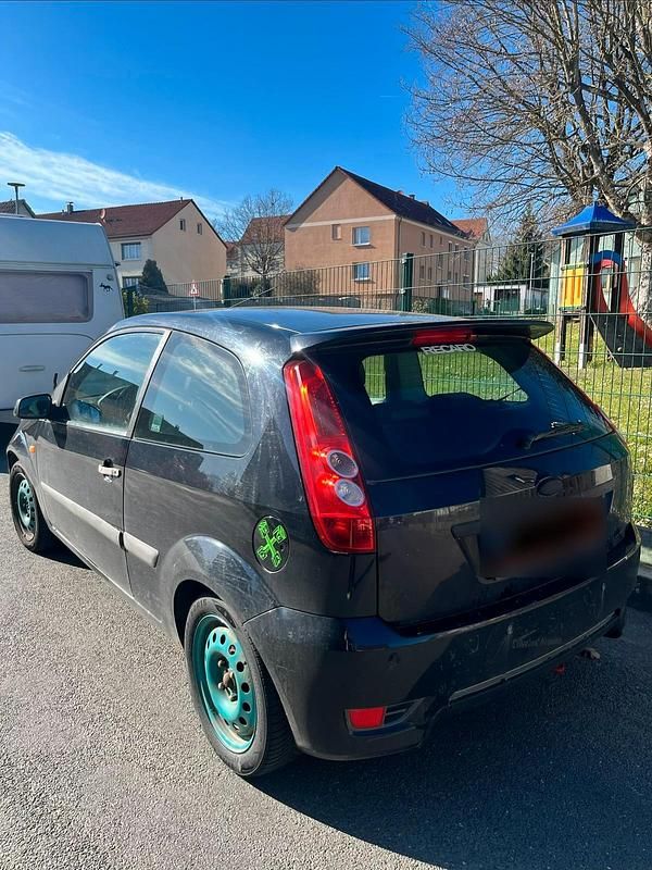 Gebraucht Ford Fiesta 101 PS (74 kW) 2005 Schwarz Kleinwagen