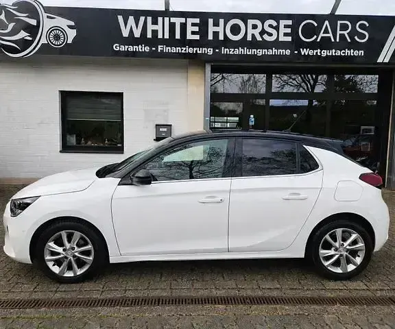 Używany Opel Corsa Elegance 115 KM (84 kW) 2022 Biały Hatchback