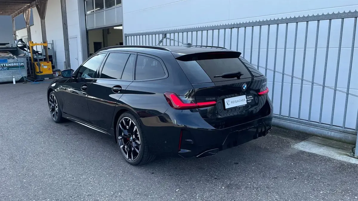 Gebraucht BMW M340 M Sport 374 PS (275 kW) 2025 Saphirschwarz metallic Limousine