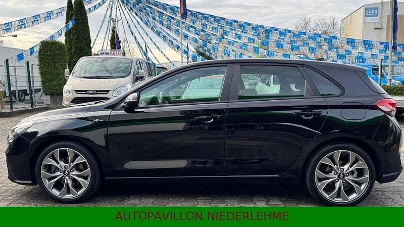 Schwarz Gebraucht 2020 Hyundai i30 N Line Limousine | 16.380 € (Guter Preis) - Bild 1/4