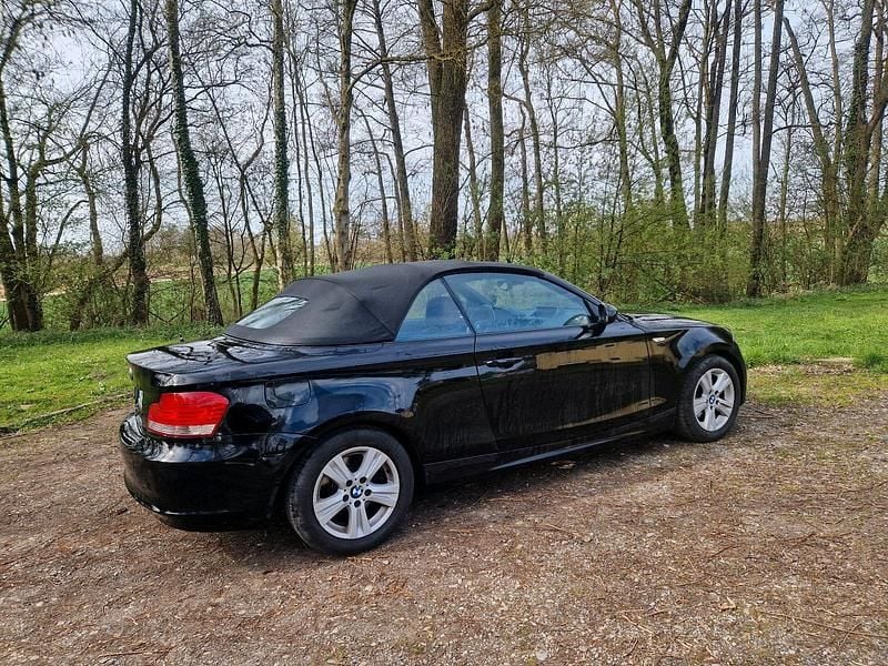 Gebraucht BMW 118 Cabriolet 143 PS (105 kW) 2009 Schwarz Cabrio