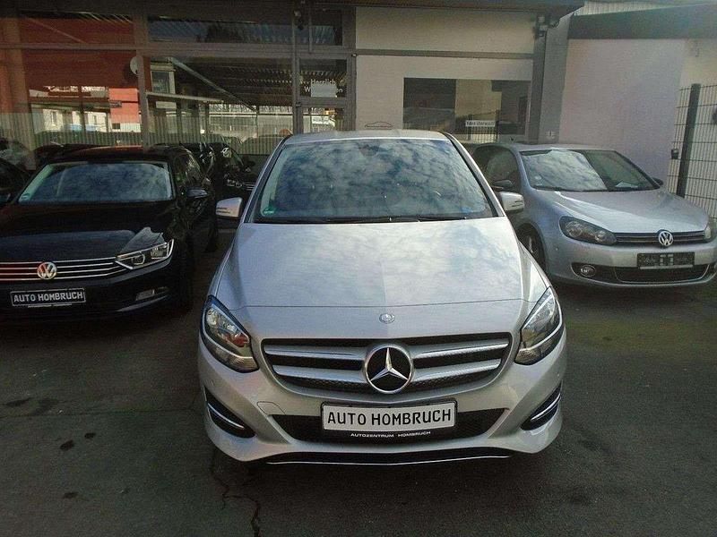 Gebraucht Mercedes B180 Style 109 PS (80 kW) 2015 Silber Kleinwagen