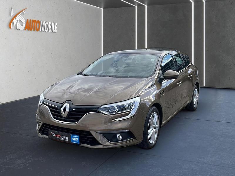 Braun Gebraucht 2017 Renault Mégane IV Play Limousine | 10.390 € (Fairer Preis) - Bild 1/4