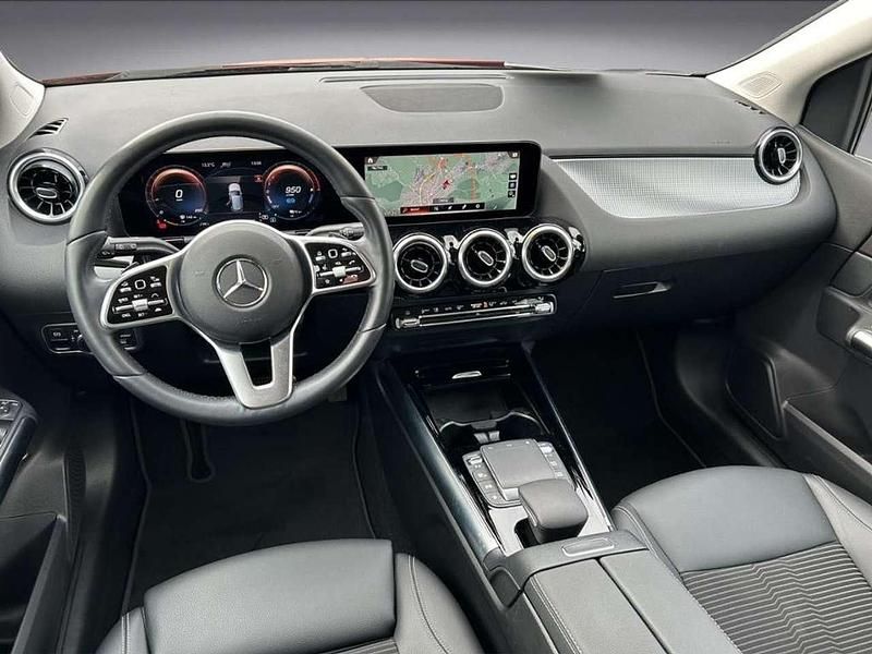 Gebraucht Mercedes E250 Progressive 160 PS (117 kW) 2021 Manufaktur patagonienrot Kombi