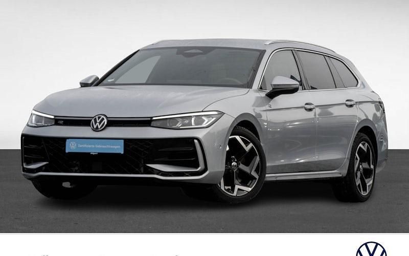 Gebraucht VW Passat R-line 265 PS (194 kW) 2024 Oyster silver metallic Kombi