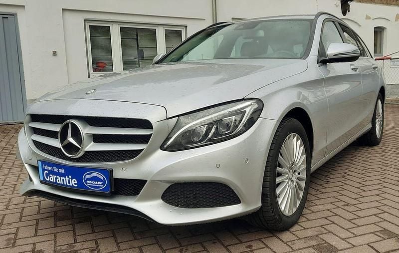Silber Gebraucht 2016 Mercedes C220 Limousine | 14.980 € (Guter Preis) - Bild 1/4