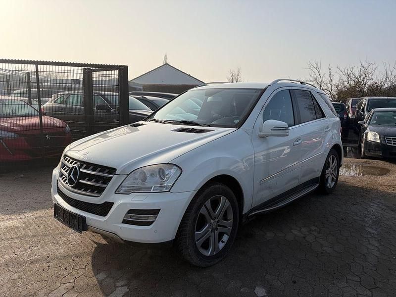 Gebraucht Mercedes ML350 231 PS (169 kW) 2010 Weiß SUV