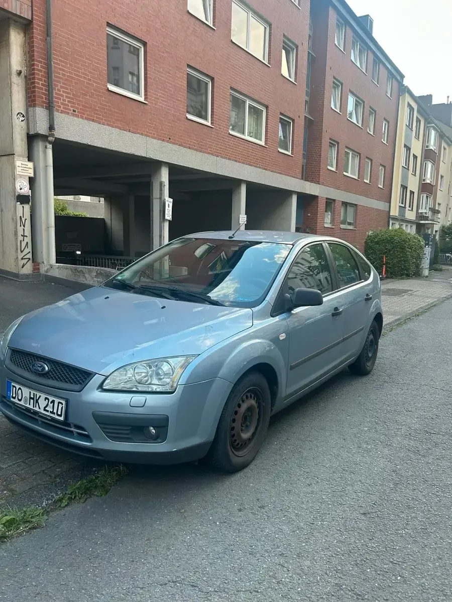 Gebraucht Ford Focus 101 PS (74 kW) 2006 Grau Limousine