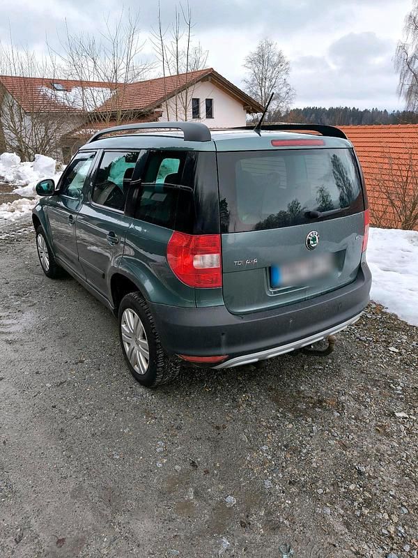 Gebraucht Skoda Yeti 140 PS (102 kW) 2012 Grün SUV