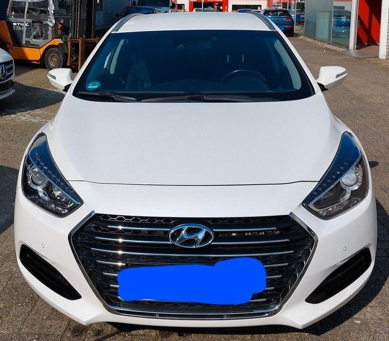Gebraucht Hyundai i40 Classic 141 PS (103 kW) 2016 Weiß Kombi