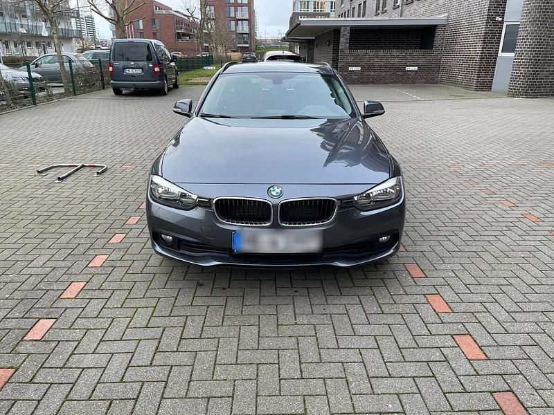 Grau Gebraucht 2015 BMW 316 Kombi | 9.200 € (Fairer Preis) - Bild 1/4