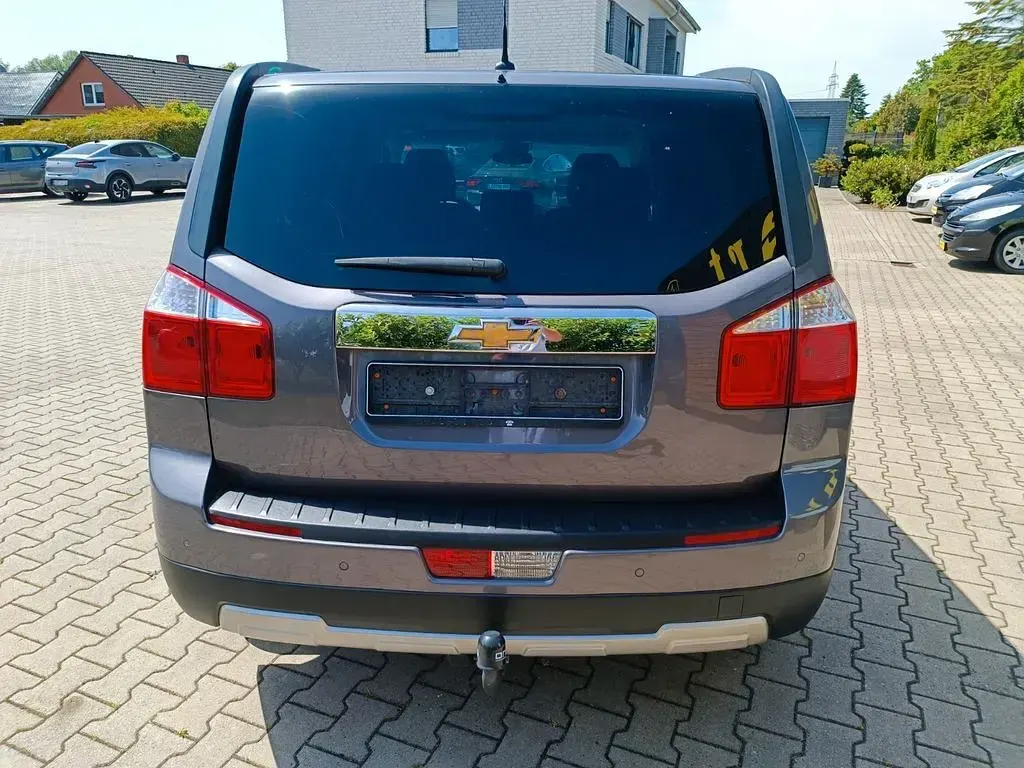 Gebraucht Chevrolet Orlando 140 PS (102 kW) 2012 Grau Van / Kleinbus