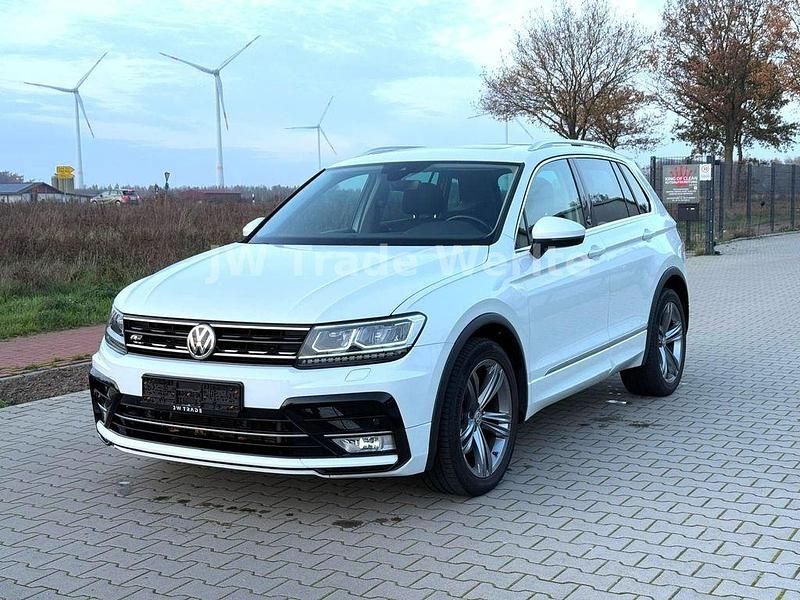 Weiß Gebraucht 2017 VW Tiguan Sound SUV | 26.599 € (Etwas zu teuer) - Bild 1/4