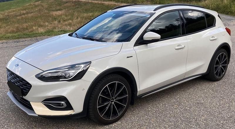 Second-hand Ford Focus Active X 155 CP (114 kW) 2020 Alb Berlinǎ