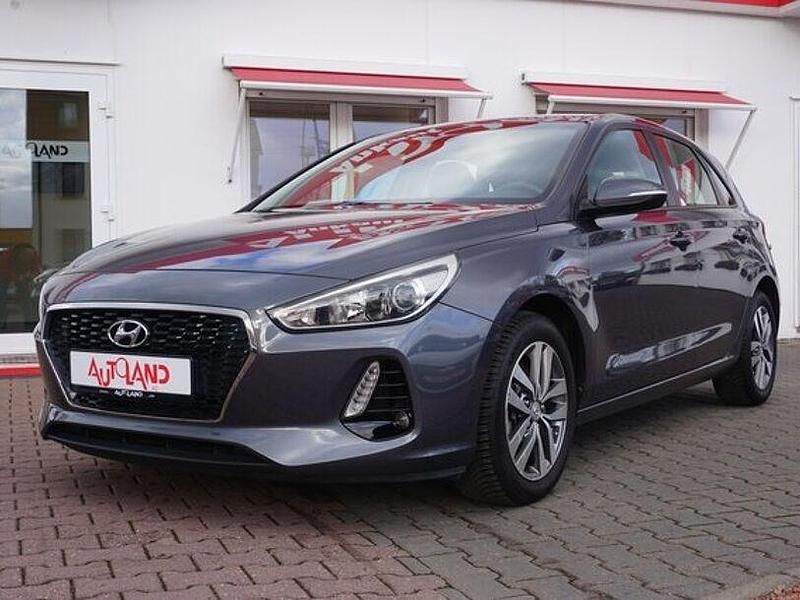 Gebraucht Hyundai i30 99 PS (72 kW) 2019 Grau Limousine