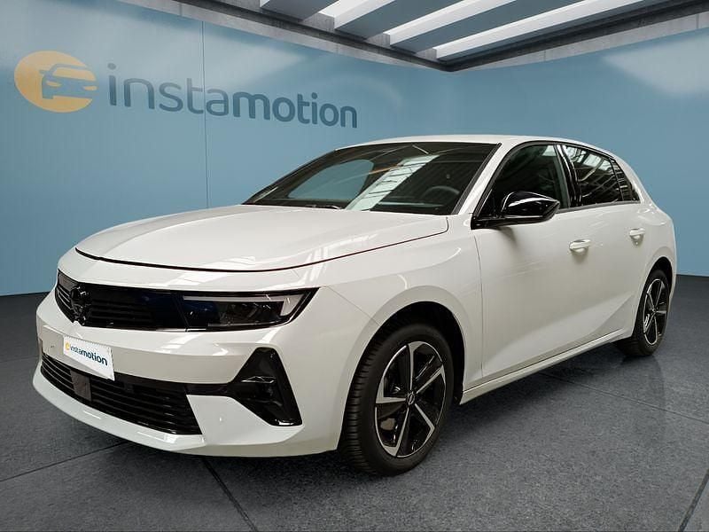Weiß Gebraucht 2024 Opel Astra Limousine | 22.449 € (Fairer Preis) - Bild 1/4