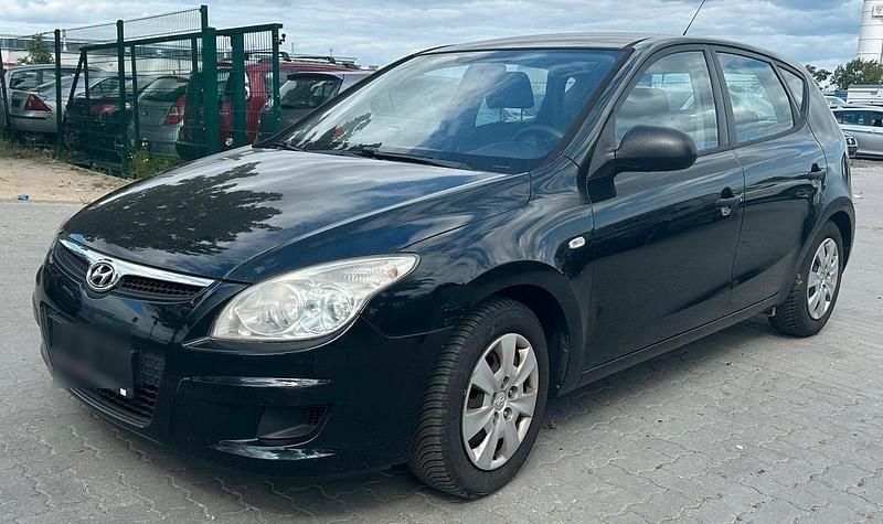 Schwarz Gebraucht 2008 Hyundai i30 Kleinwagen | 2.200 € (Superpreis) - Bild 1/4