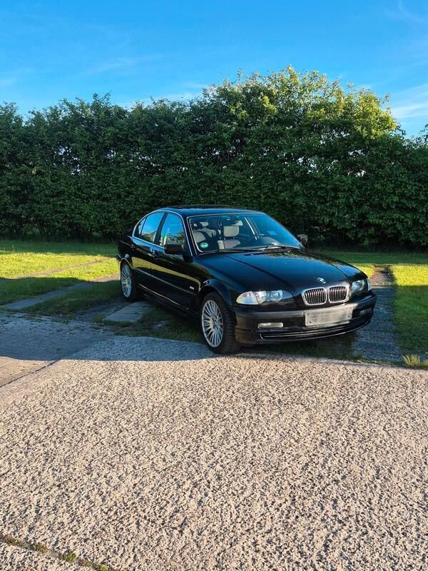 Schwarz Gebraucht 2001 BMW 325 Limousine | 3.200 € (Guter Preis) - Bild 1/4