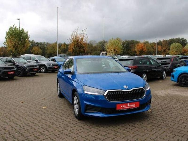 Blau Gebraucht 2022 Skoda Fabia Active Kleinwagen | 13.930 € (Fairer Preis) - Bild 1/4