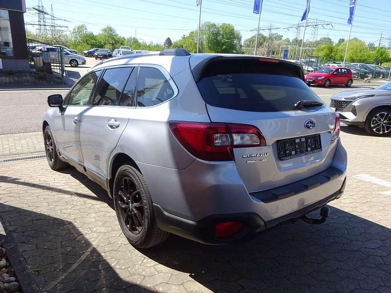 Gebraucht Subaru Outback Comfort 175 PS (128 kW) 2016 Ice silber Kombi