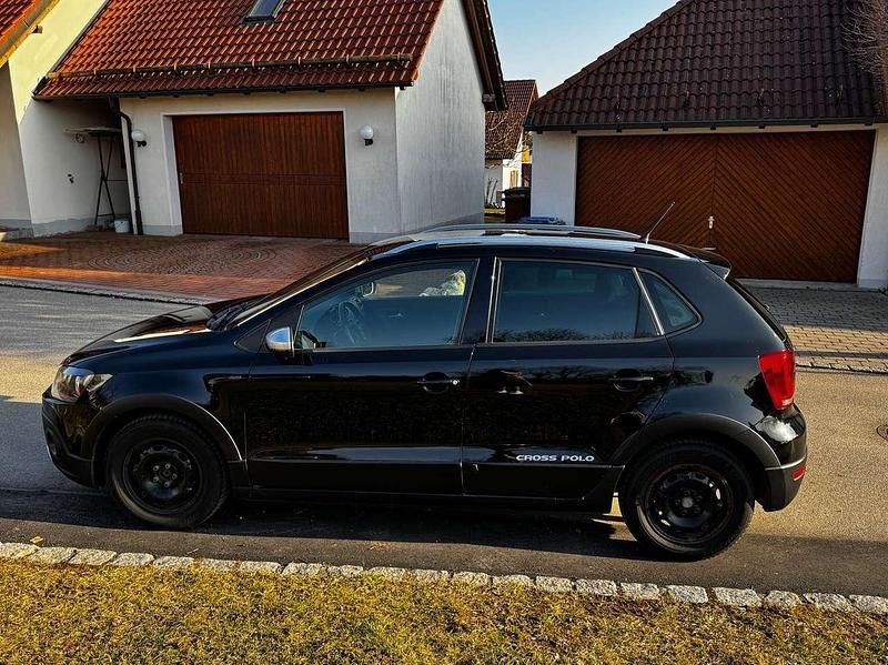 Schwarz Gebraucht 2011 VW Polo Cross Kleinwagen | 7.500 € (Fairer Preis) - Bild 1/4