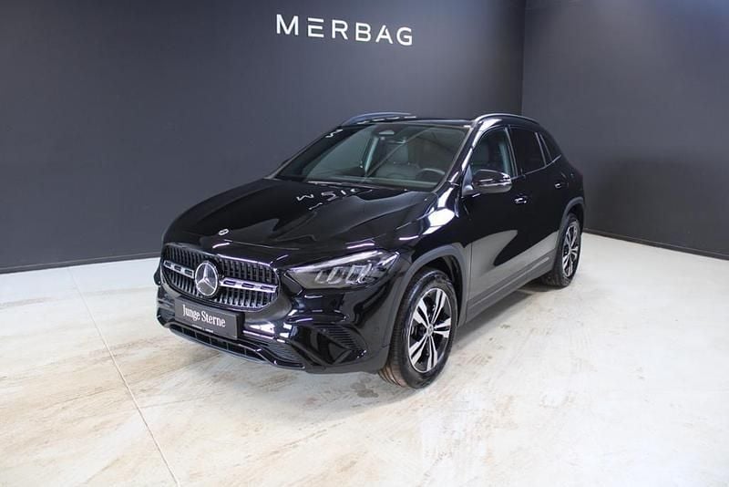 Kosmosschwarz metallic Gebraucht 2024 Mercedes GLA200 Progressive SUV | 37.760 € (Fairer Preis) - Bild 1/4