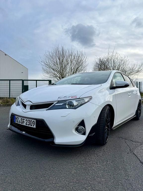 Gebraucht Toyota Auris Life+ 132 PS (97 kW) 2014 Weiß Limousine