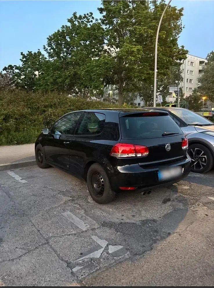 Gebraucht VW Golf VI 122 PS (89 kW) 2010 Schwarz Kleinwagen