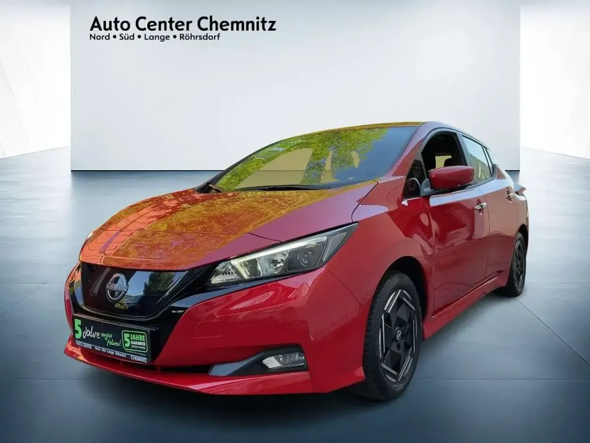 Gebraucht Nissan Leaf Acenta 110 kW (150 PS) 2022 Rot Kleinwagen