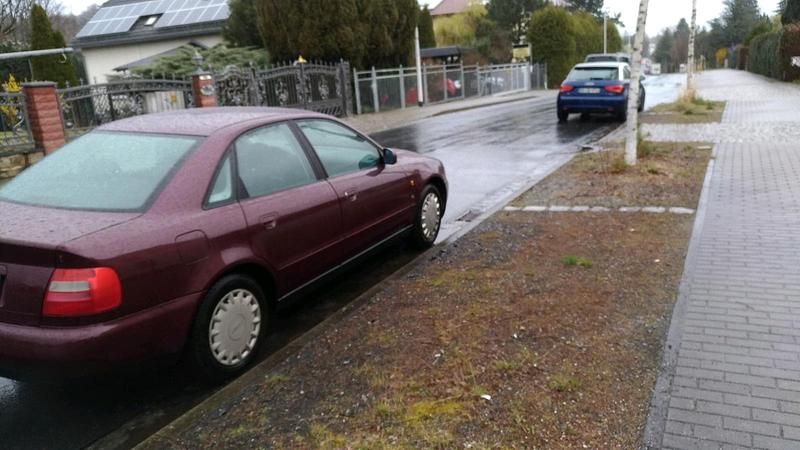 Gebraucht Audi A4 125 PS (91 kW) 1997 Rot Limousine