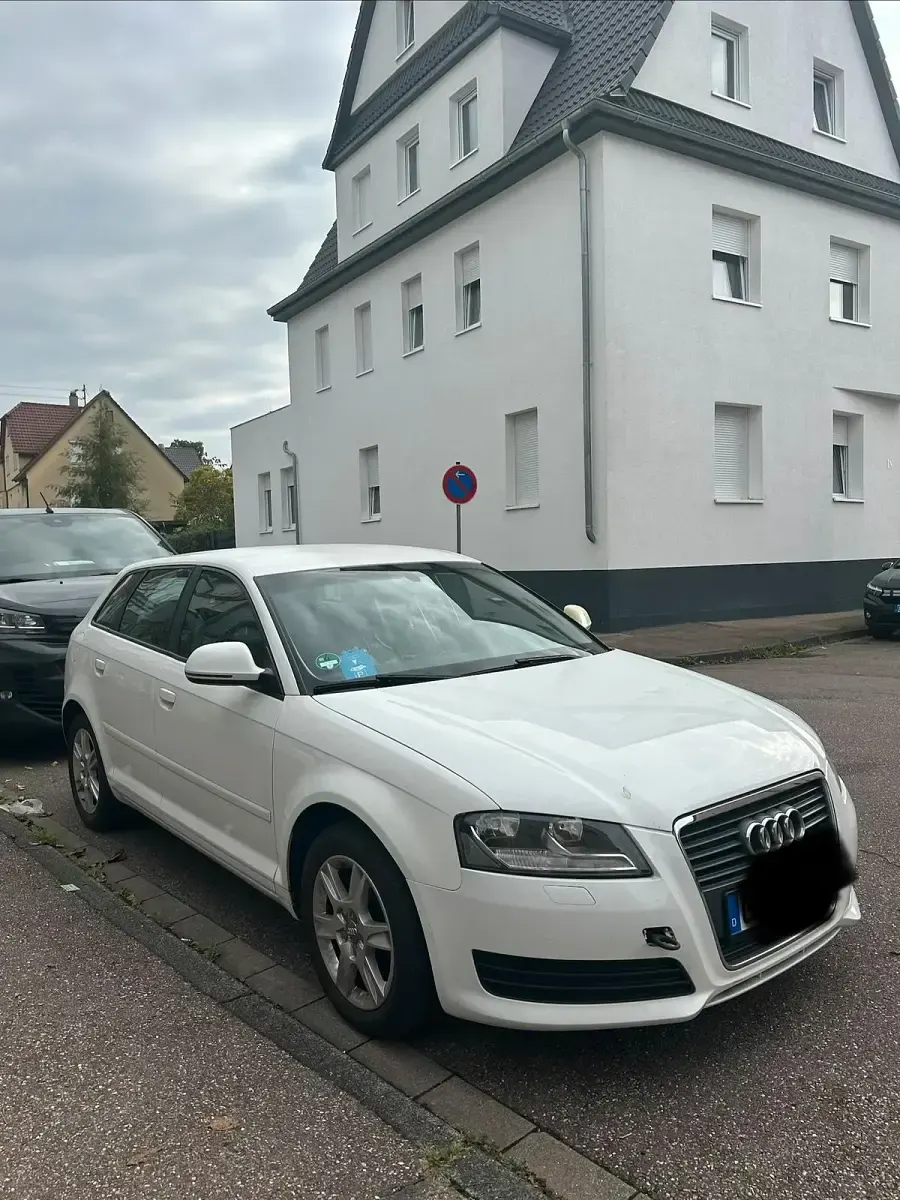 Gebraucht Audi A3 102 PS (75 kW) 2010 Weiß Kleinwagen