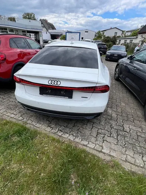 Gebraucht Audi A7 Sportback Sport 252 PS (185 kW) 2020 Weiß Kleinwagen