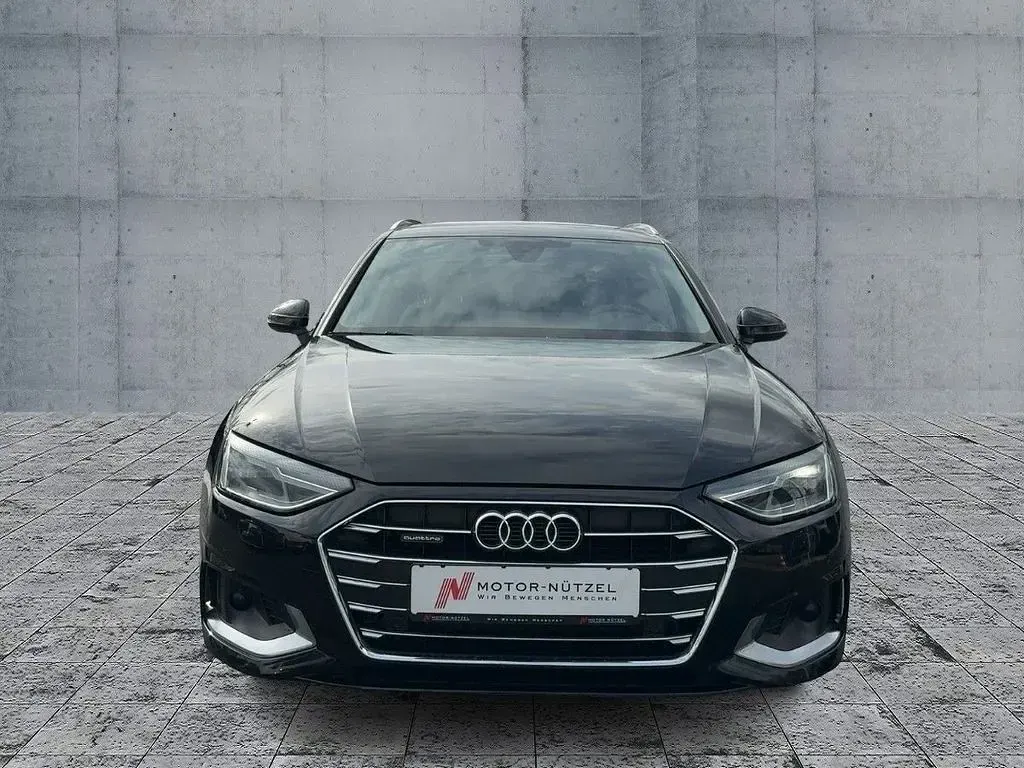 Gebraucht Audi A4 Advanced 204 PS (150 kW) 2023 Schwarz Kombi