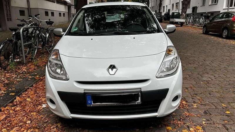 Gebraucht 2014 Renault Clio IV Collection Limousine | 3.850 € (Guter Preis) - Bild 1/4