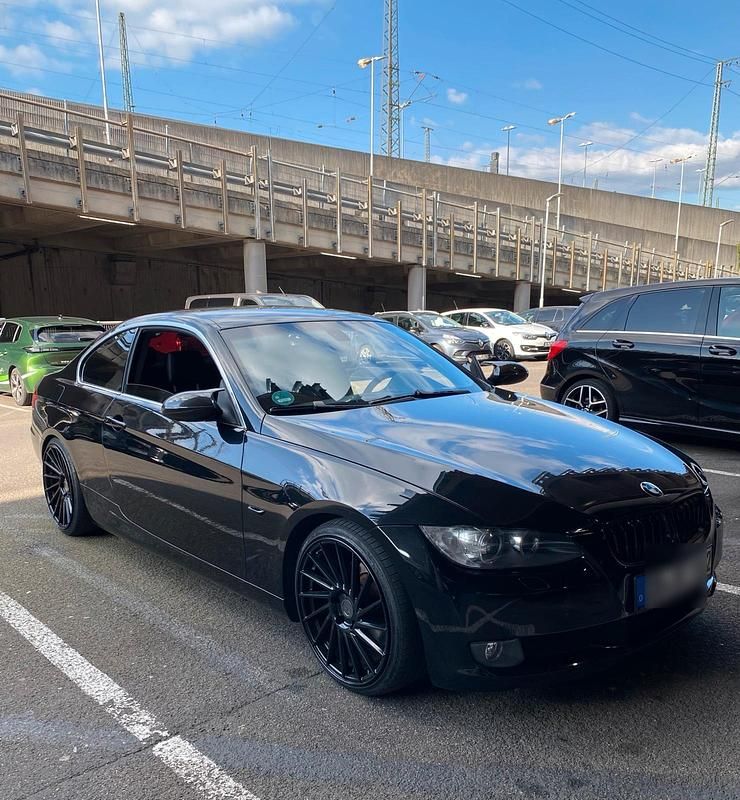 Schwarz Gebraucht 2006 BMW 325 Coupé | 11.500 € - Bild 1/4