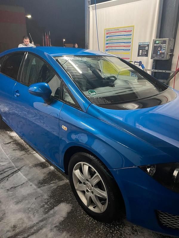 Gebraucht Seat Leon 105 PS (77 kW) 2010 Blau Kleinwagen