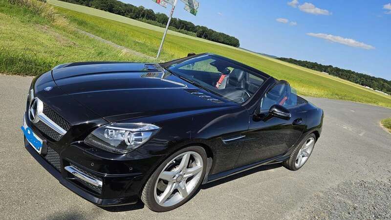 Schwarz Gebraucht 2015 Mercedes SLK250 AMG Cabrio | 22.200 € (Guter Preis) - Bild 1/4