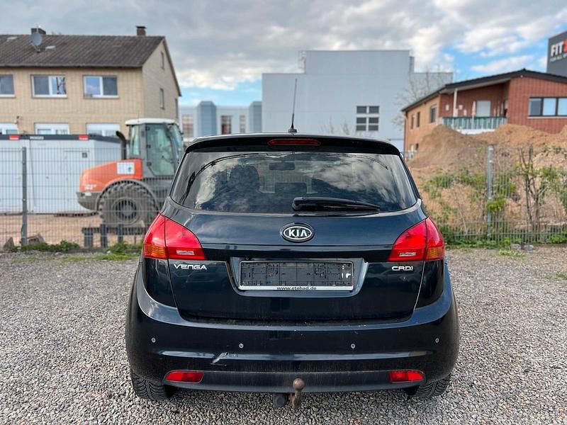 Second-hand Kia Venga 128 CP (94 kW) 2012 Negru Hatchback