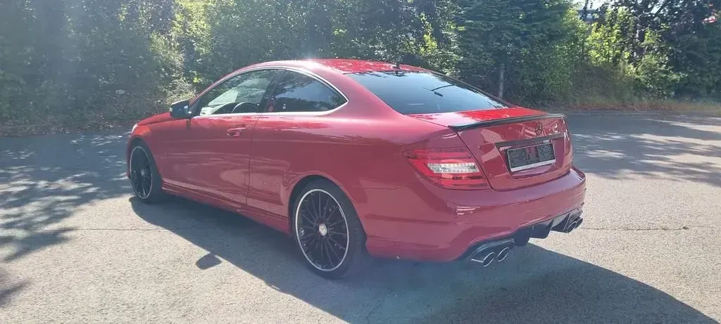Gebraucht Mercedes C350 306 PS (225 kW) 2011 Rot Coupé