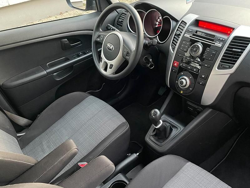 Gebraucht Kia Venga 90 PS (66 kW) 2013 Braun Kleinwagen