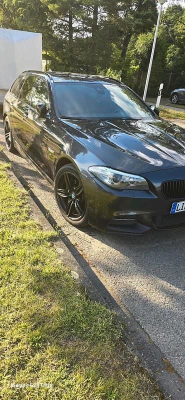 Schwarz Gebraucht 2015 BMW 530 M Sport Kombi | 14.500 € (Fairer Preis) - Bild 1/4
