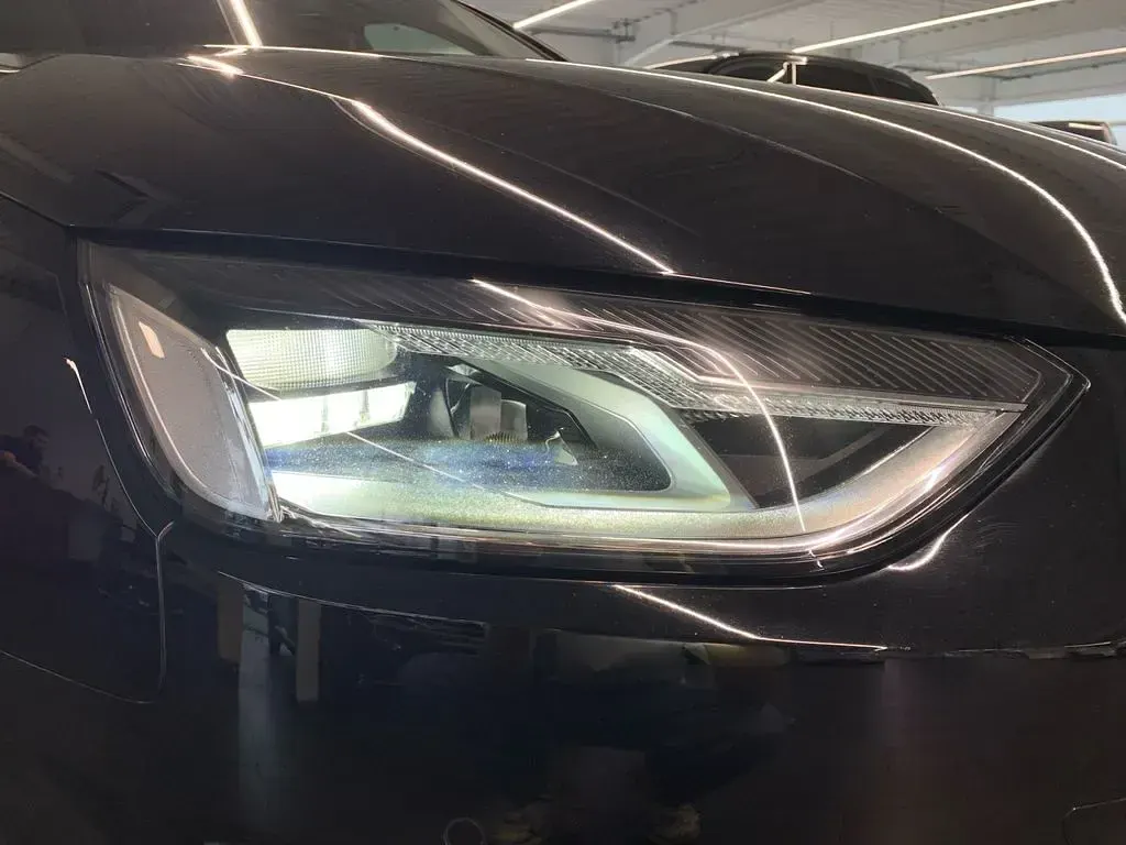 Gebraucht Audi A4 Sport 136 PS (100 kW) 2023 Brillantschwarz Kombi