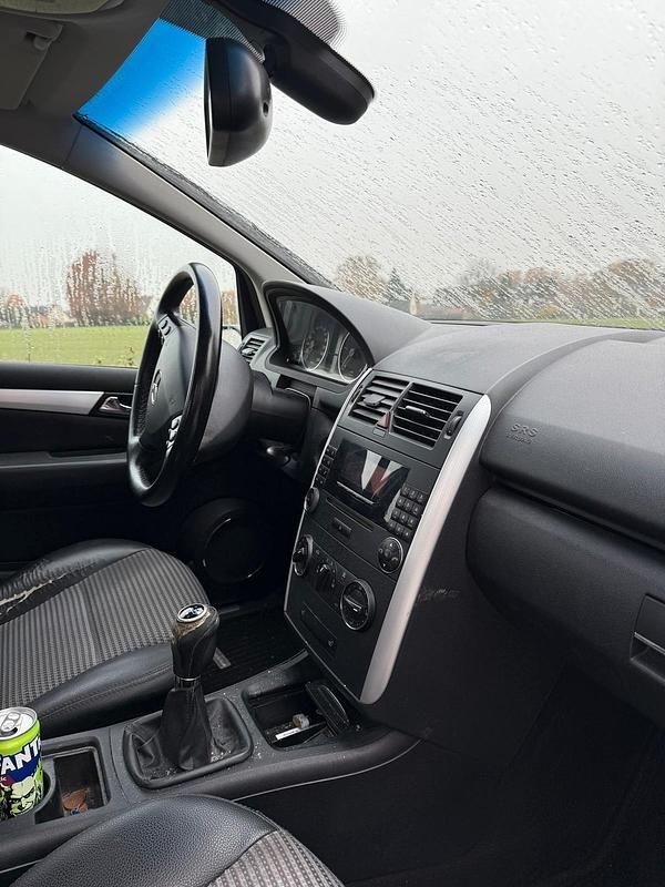 Grau Gebraucht 2007 Mercedes A180 Kleinwagen | 1.550 € (Guter Preis) - Bild 1/4