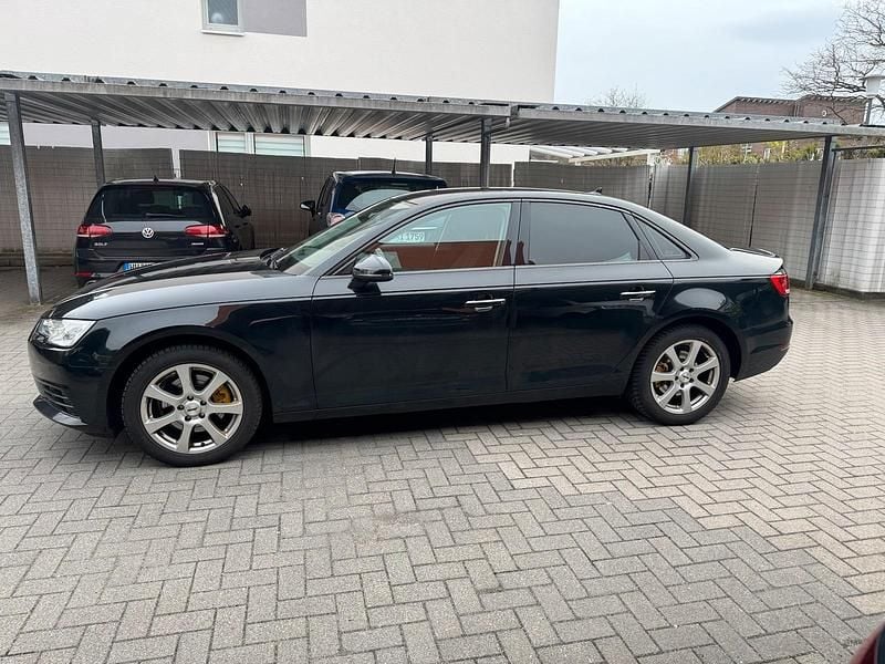 Second-hand Audi A4 Design 150 CP (110 kW) 2016 Negru Berlinǎ