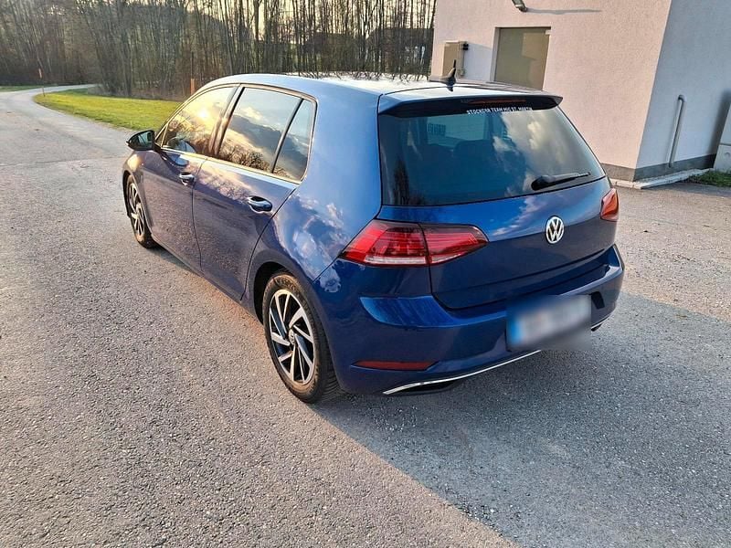 Gebraucht VW Golf VII Join 116 PS (85 kW) 2018 Blau Kleinwagen