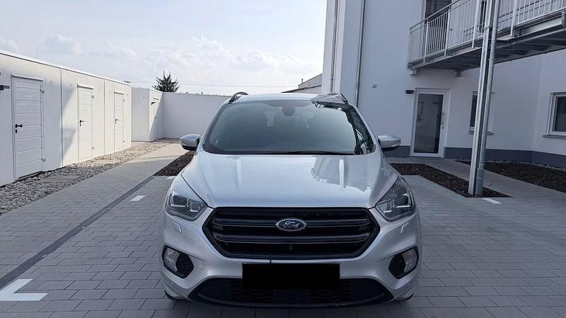 Gebraucht Ford Kuga ST-Line 150 PS (110 kW) 2019 Silber SUV
