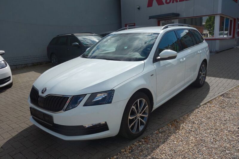 Weiß Gebraucht 2017 Skoda Octavia Drive Kombi | 11.989 € (Guter Preis) - Bild 1/4