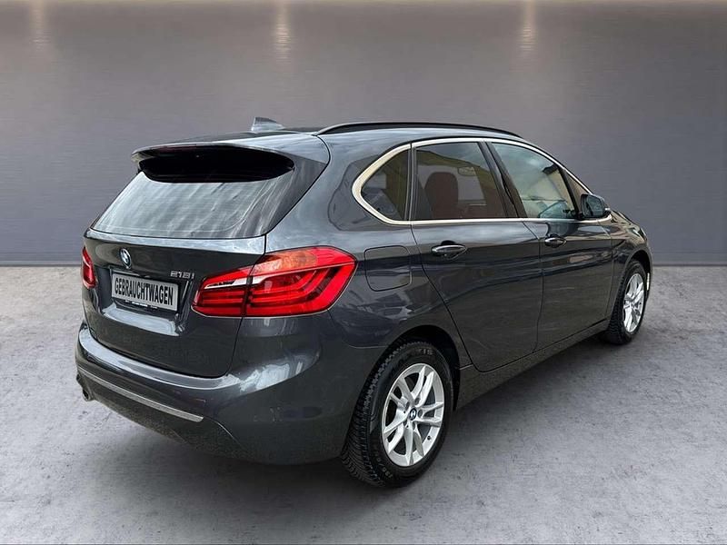 Gebraucht BMW 218 Luxury Line 140 PS (102 kW) 2019 Mineralgrau Van / Kleinbus